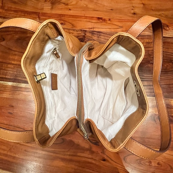 100% Genuine Leather Tote Bag - Picture 5 of 10